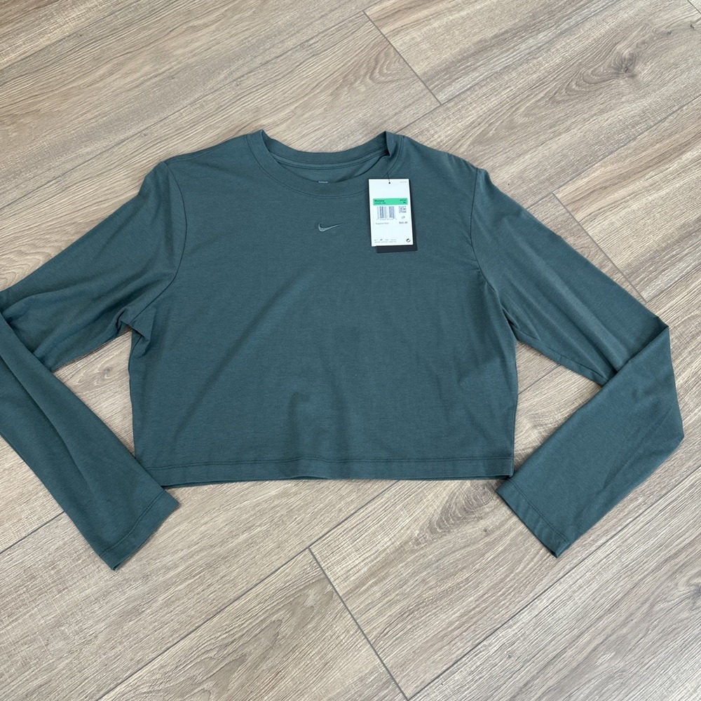 New Women's Nike Green Short Tee Slim Fit Long Sleeve Logo Size XL